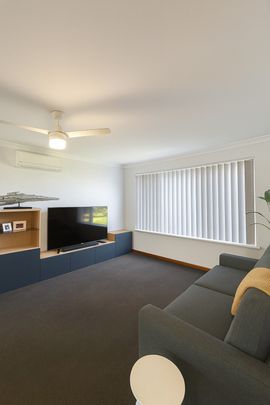 For Lease – 3 Bedroom Home in the Heart of Warwick - Photo 1