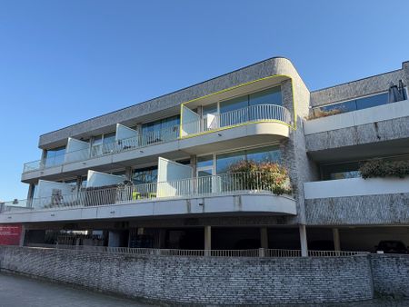 TE HUUR: Éen-slaapkamerappartement met autostaanplaats en berging. - Foto 3