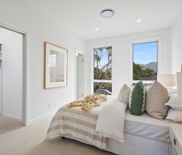 Brand New Architecturally Designed Home ! - Photo 4