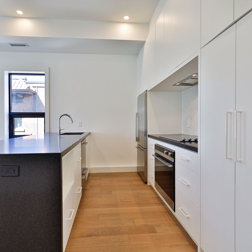 3 Bedrooms with Rooftop Terrace - Photo 1