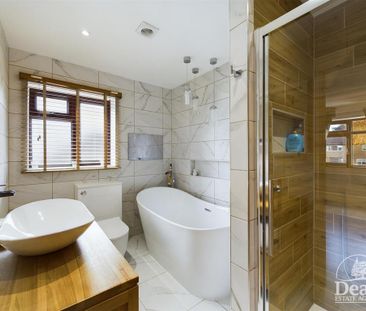 5 bedroom detached house to rent - Photo 4