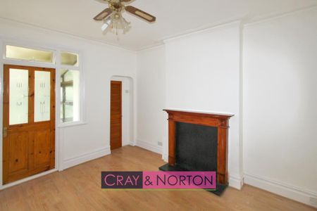 3 bedroom end of terrace house to rent - Photo 3