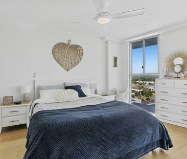 MODERN FULLY FURNISHED ONE BEDROOM APARTMENT - HEART OF PALM BEACH! - Photo 3