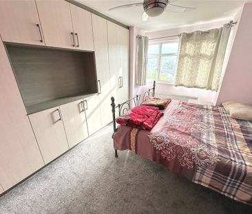 4 bedroom detached house to rent - Photo 2