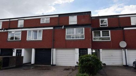 Ivanhoe Close, Uxbridge, UB8 - Photo 2