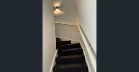 Fully Furnished 4 Bedrooms 3 Bathroom Townhouse - Photo 3