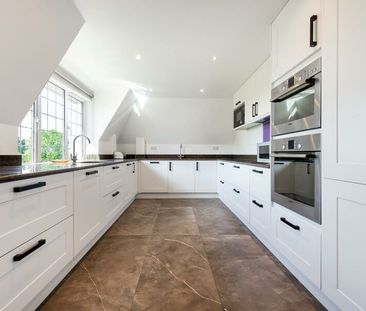 3 Bedroom Apartment To Let - Photo 3