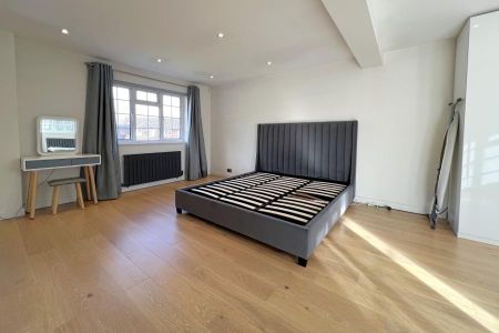 3 bedroom detached house to rent - Photo 4