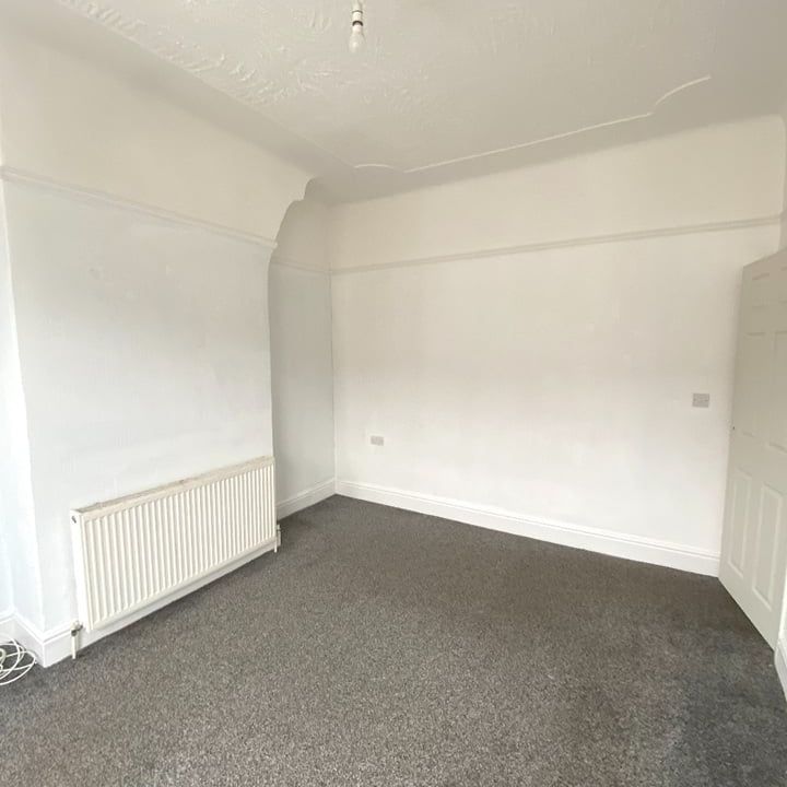 3 Bed Terraced House, Walsingham Road, CH44 - Photo 1