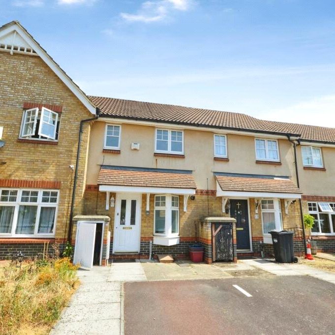 Garrison Close, Hounslow, TW4 5EZ - Photo 1