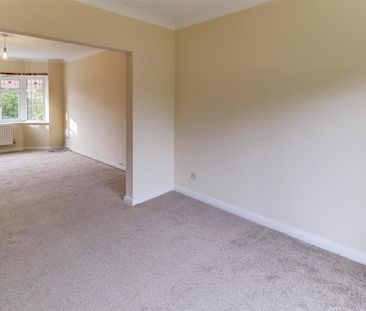 4 bedroom detached house to rent - Photo 2