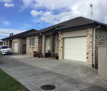 Clean & Tidy 3br Family Home (450m walk to Shops) - Photo 2