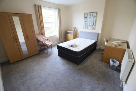 4 bedroom terraced house to rent - Photo 4