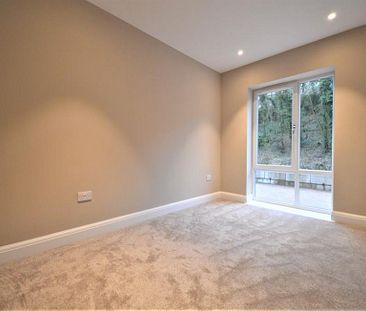 Apartment 2, Disley - Photo 5