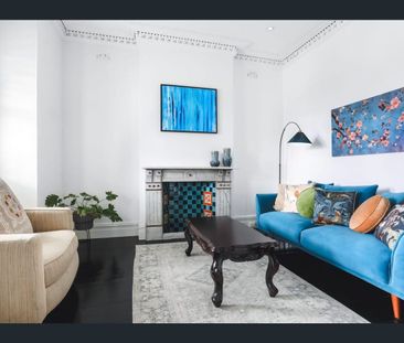 Grand Victorian Free Standing 4 Bedroom House - Centrally Located - Photo 1