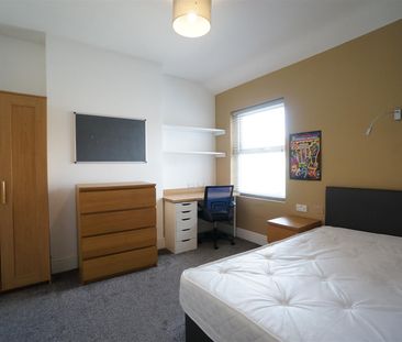 96 Caernarfon Road - Photo 2