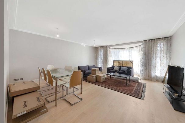 Impressive three bedroom apartment in the heart of St. John's Wood - Photo 1