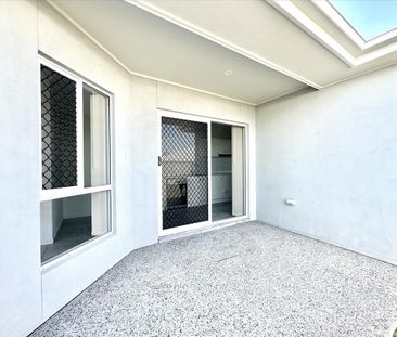 Stylish, Modern & Compact Family Home - Photo 5