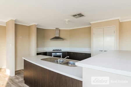 Large Family Home in great Location !! - Photo 5