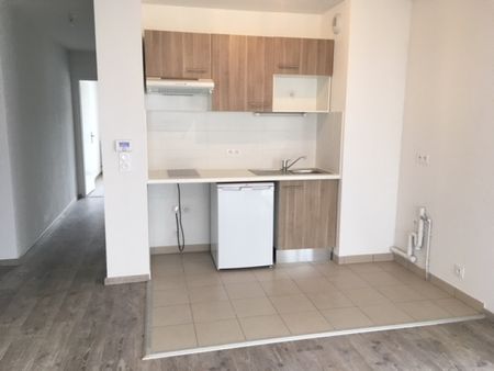Location Appartement 3 pièces 63m² CENON 33150 - Photo 4
