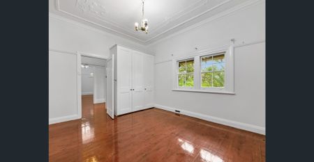 Delightful family home in the heart of Epping - Photo 2