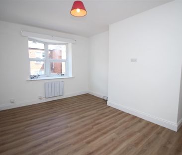 1 bedroom Flat to rent in Tankerville Place, Jesmond, Newcastle Upo... - Photo 2