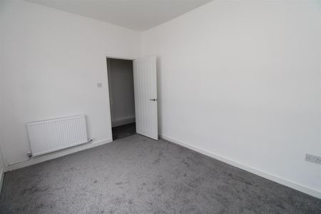 House - Terraced For Rent Caerau Road, Maesteg - Photo 4