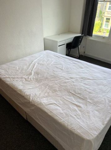 Student Properties to Let - Photo 2