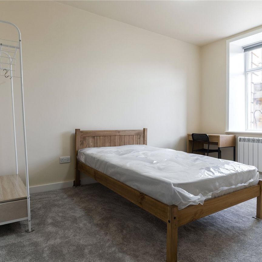 7 Chancery Lane, Huddersfield, HD1 - Photo 1