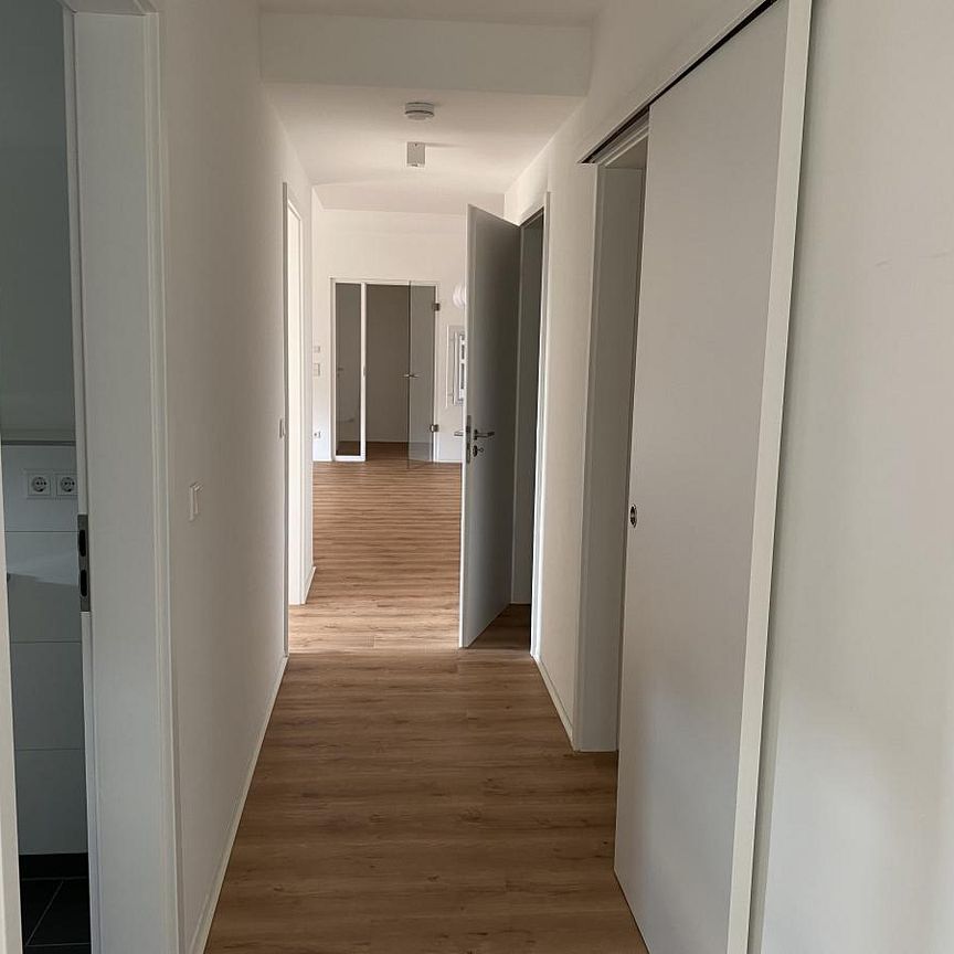 Exklusive, moderne und super schöne 3 Zimmer-Wohnung mit Balkon in guter Nachbarschaft, Am Bürgerhaus 15, Wettenberg - Foto 1