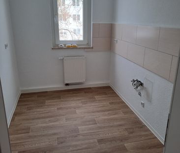 Frisch sanierte 3-Zimmerwohnung mit modernen Bad mit Wanne im 1.OG - Photo 1