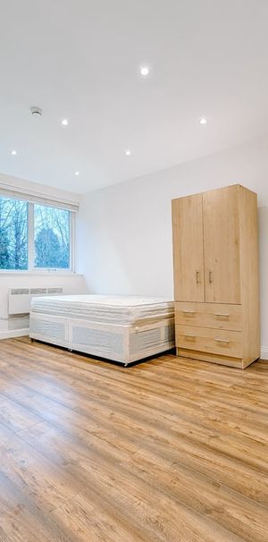 Studio Flat, Cortis Road, SW15 - Photo 1