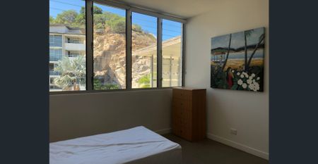 FURNISHED TWO BEDROOM FURNISHED APARTMENT WITH SEA AND MARINA VIEWS - $700.00 PER WEEK - Photo 4