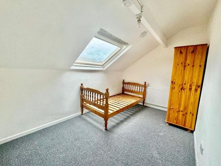 4 bedroom terraced house to rent - Photo 3