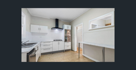 Charming Cheltenham Home in a Prime Location - Photo 4