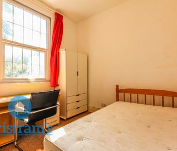 6 bed Flat for Rent - Photo 3