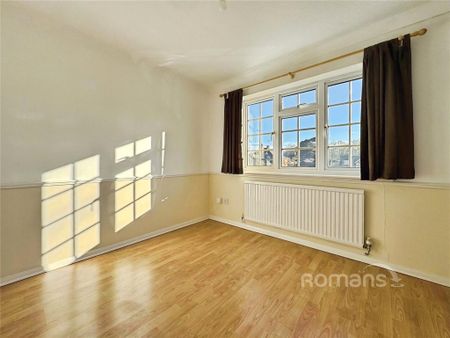 2 bedroom coach house to rent - Photo 3