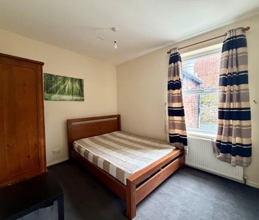 3 bedroom flat to rent - Photo 6