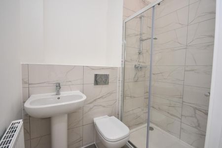 1 bedroom in a house share to rent - Photo 5