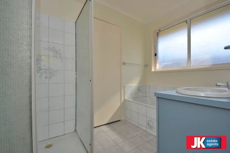 “Family Home in Great Location!” - Photo 3