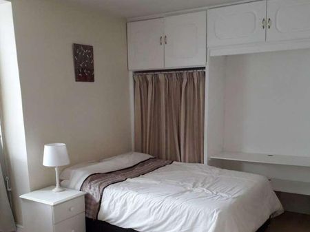 Tooting Bec Common, Pringle Gardens, SW16 - Photo 3