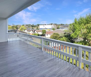 Remuera - 4 Bedrooms with 2 Bathrooms - Photo 2