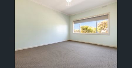 Spacious Family Home in Quiet Area - Photo 5