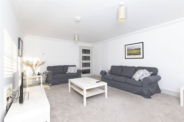 3 bedroom apartment to rent - Photo 1