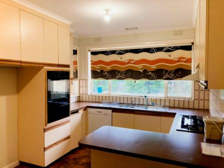 3 Bed, 1 Bath - Photo 5