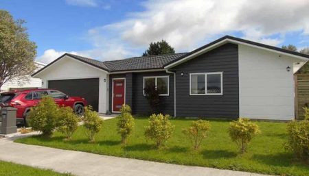 Four Bedroom Home on Rimutaka Street - Photo 3
