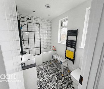 4 bedroom semi-detached house to rent - Photo 2