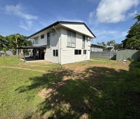 Charming Family Home in Central Location - Photo 4