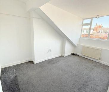 3 Bed Terraced House, Parkfield Grove, LS11 - Photo 3