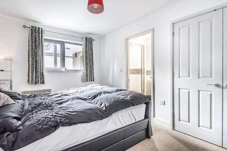 Fire Fly Avenue, Swindon, SN2 - Photo 4